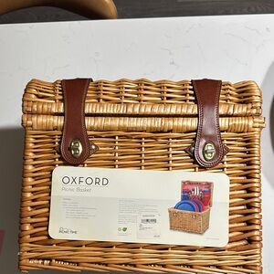 Oxford Brown Picnic Basket